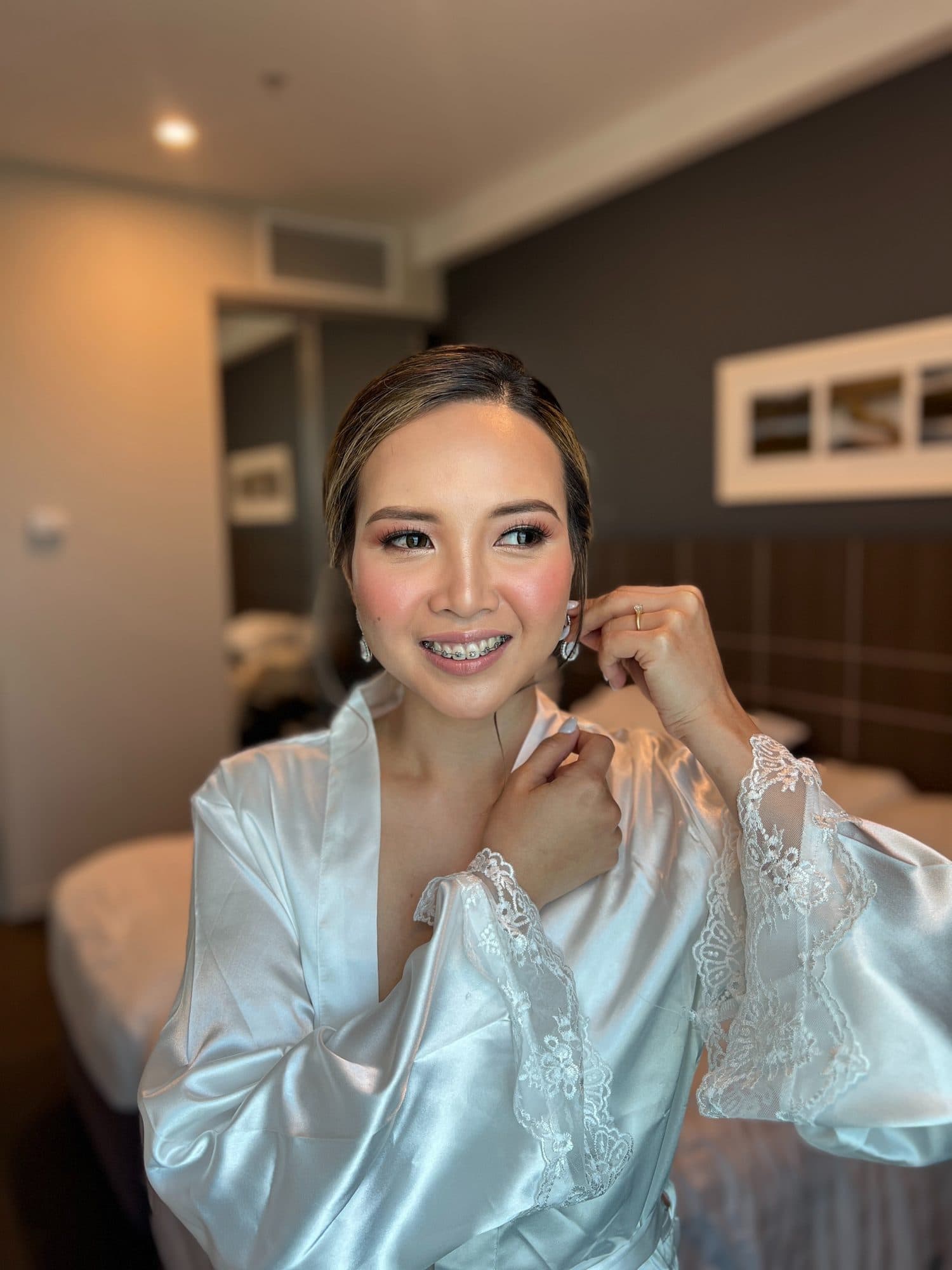Bridal morning: fresh skin and a rosy flush