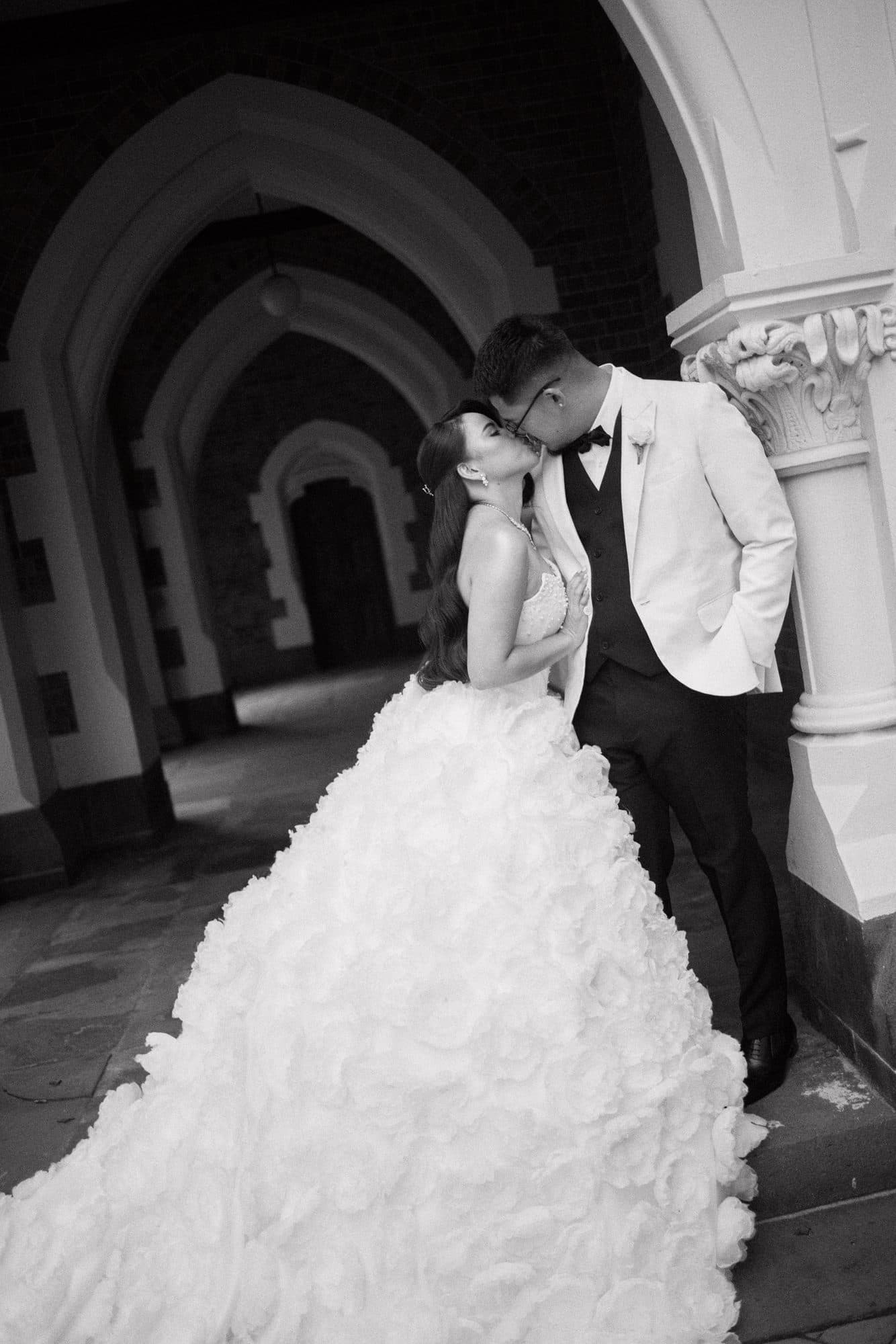 Timeless bridal glam in black and white